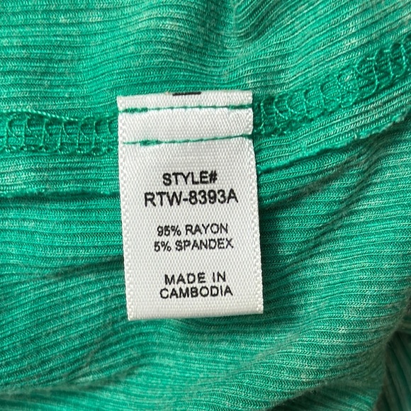 ๐HP๐ Zenana Ribbed Garment Washed Top ๐ Kelly Green - Picture 12 of 12